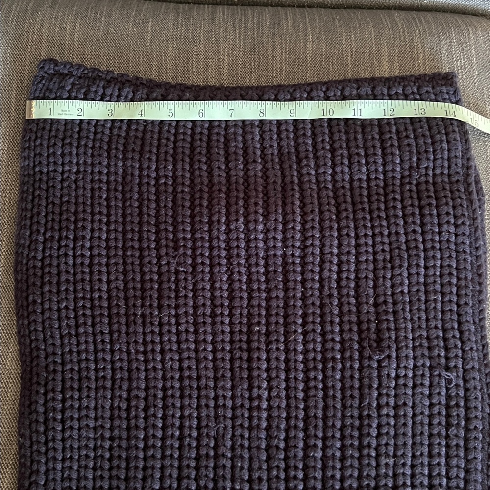J. Crew Acrylic Navy Knit Enlarged Infinity Scarf 🧣 ❄️ - Picture 5 of 5